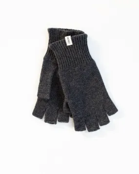 Fingerless Gloves in Carbon