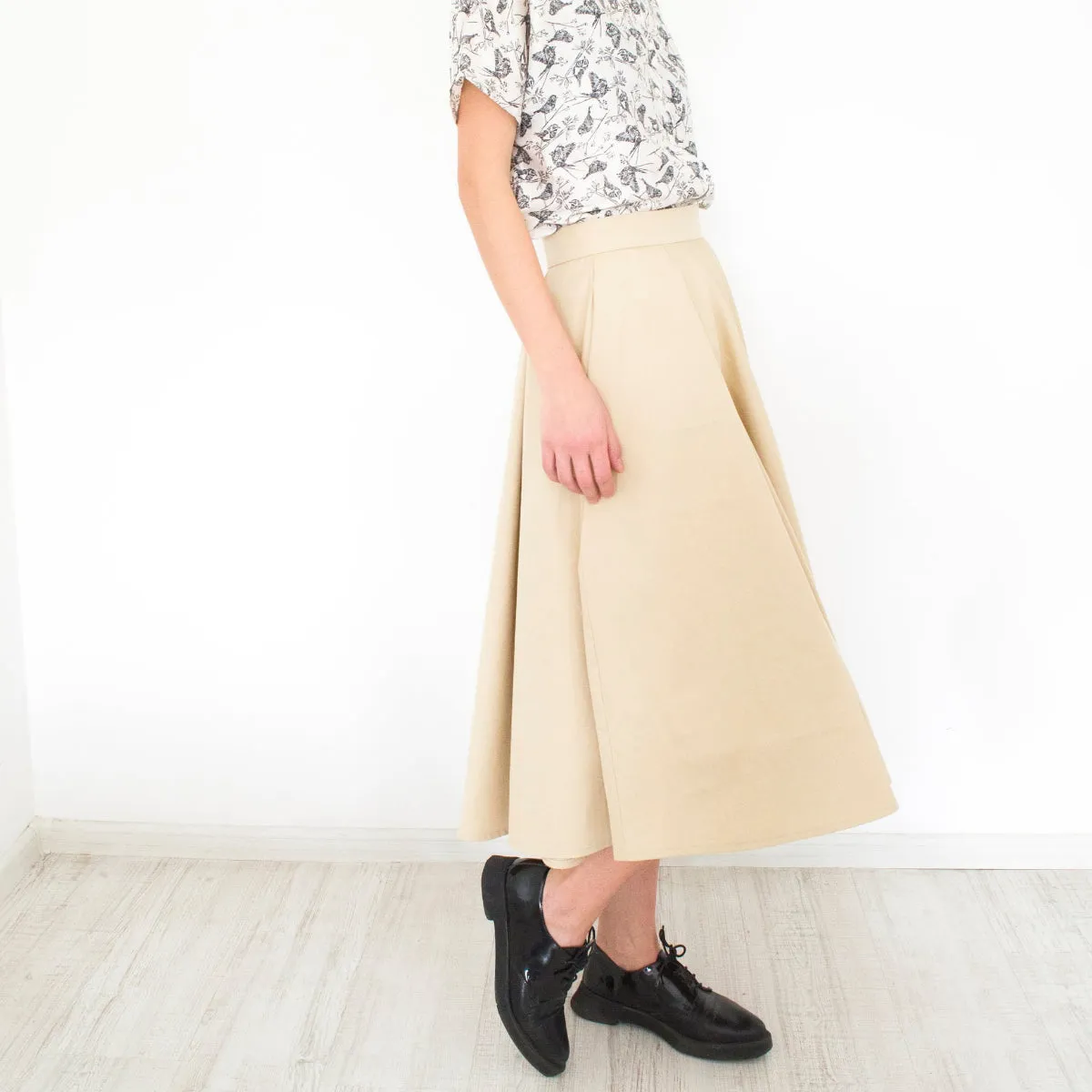 High Waisted Skirt Beige Size M