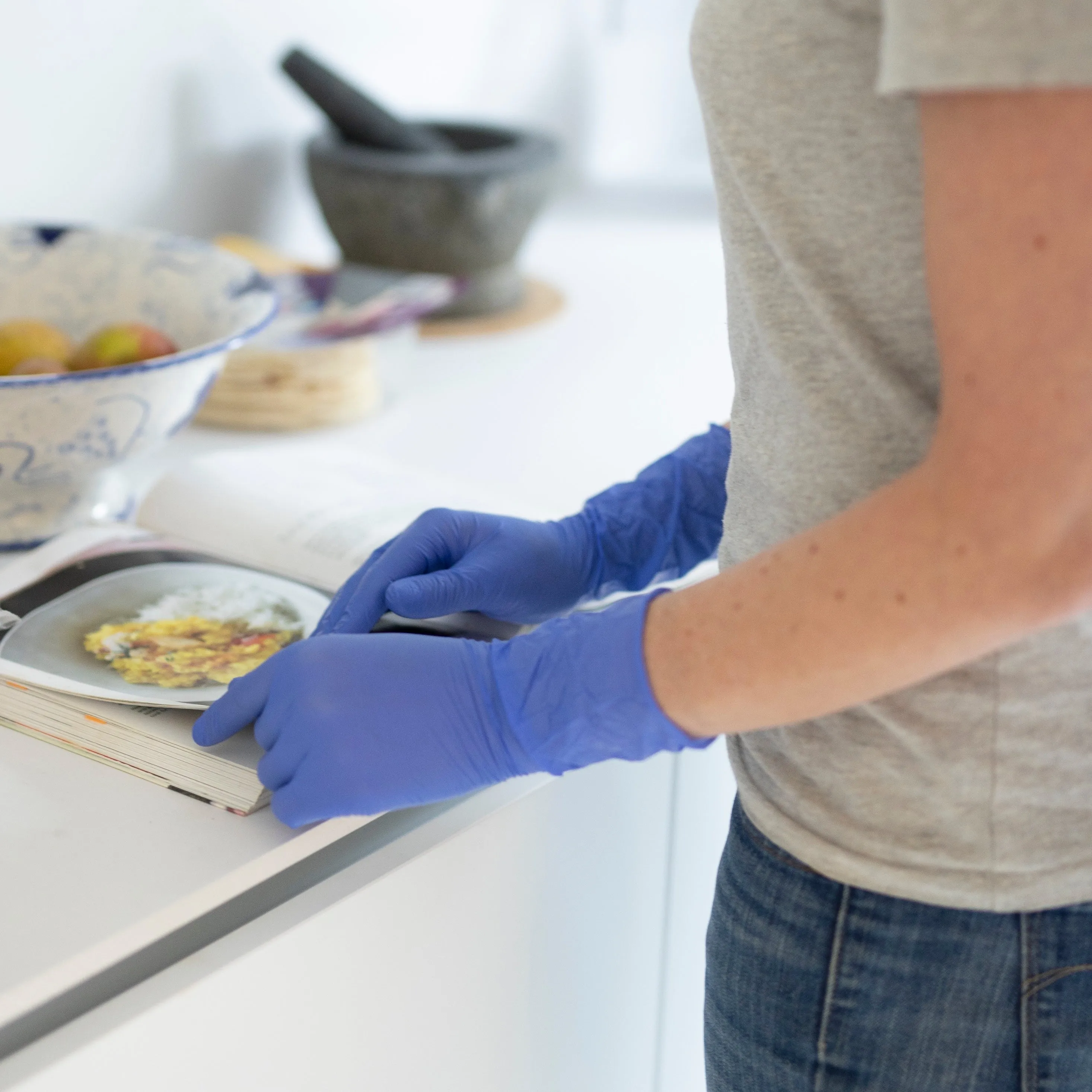 Long Latex-free Magic Touch® Gloves