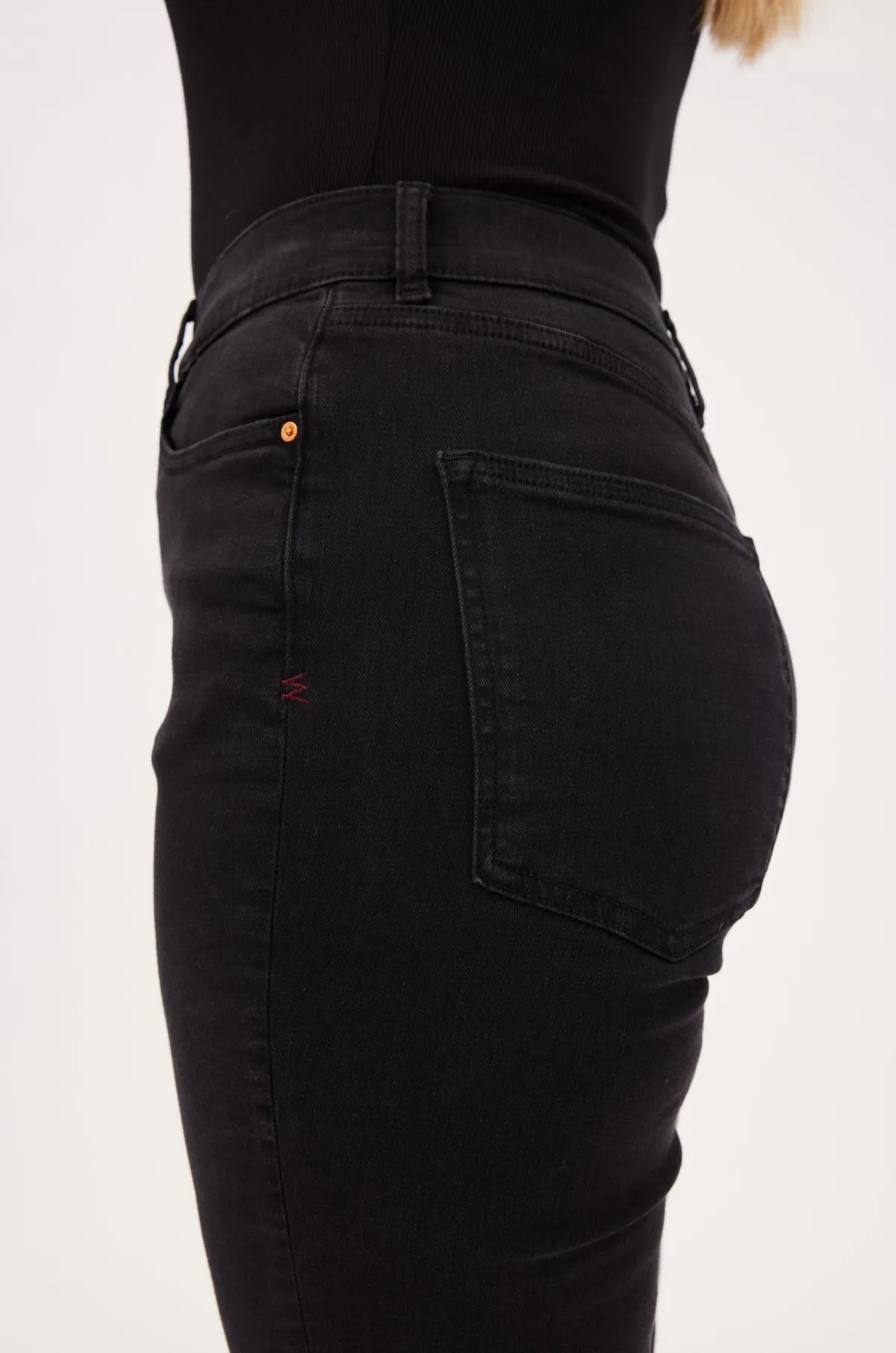 MAB - SLIM STRAIGHT JEANS | CLAREMONT