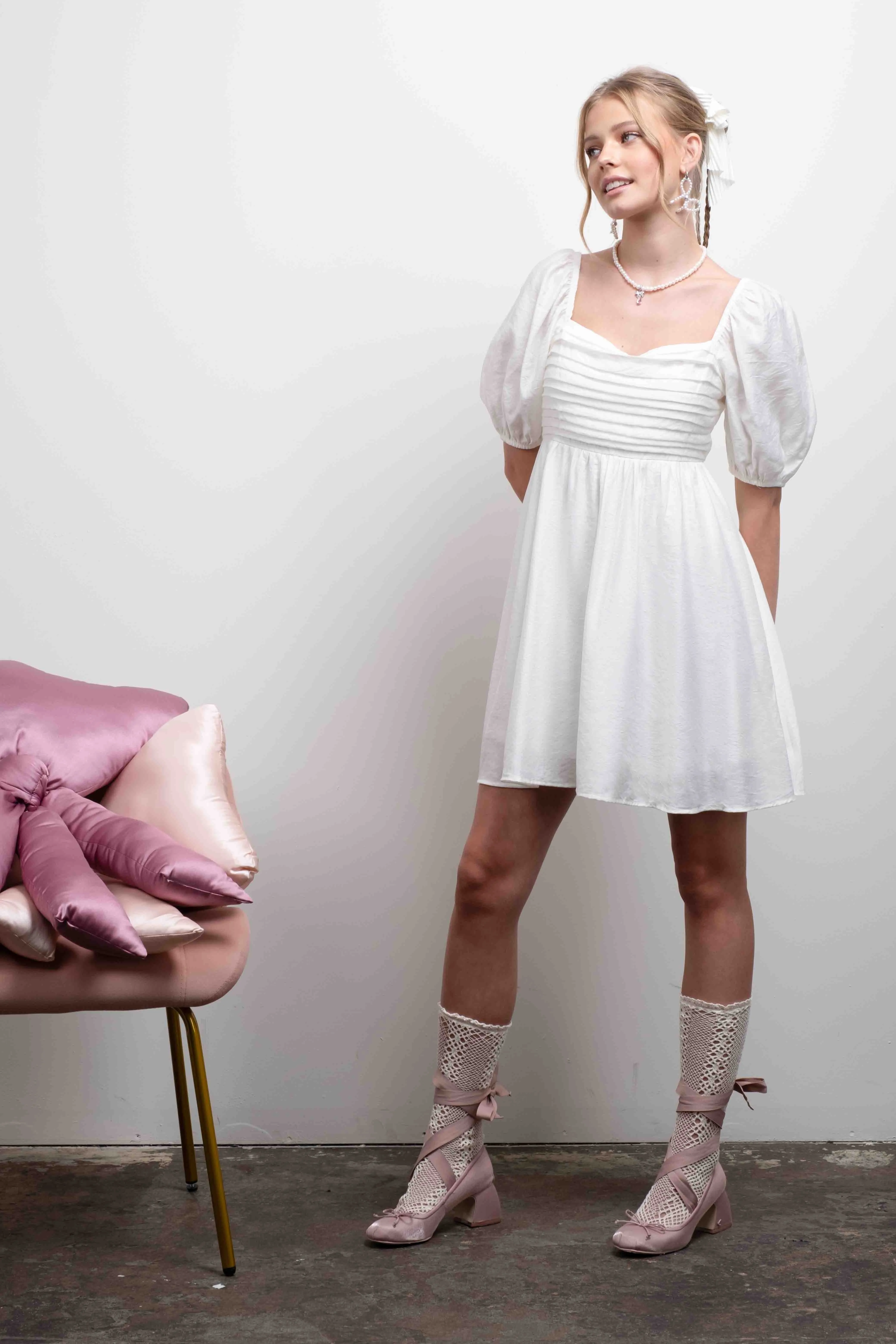 PLEATED DETAIL PUFF SLEEVE MINI DRESS