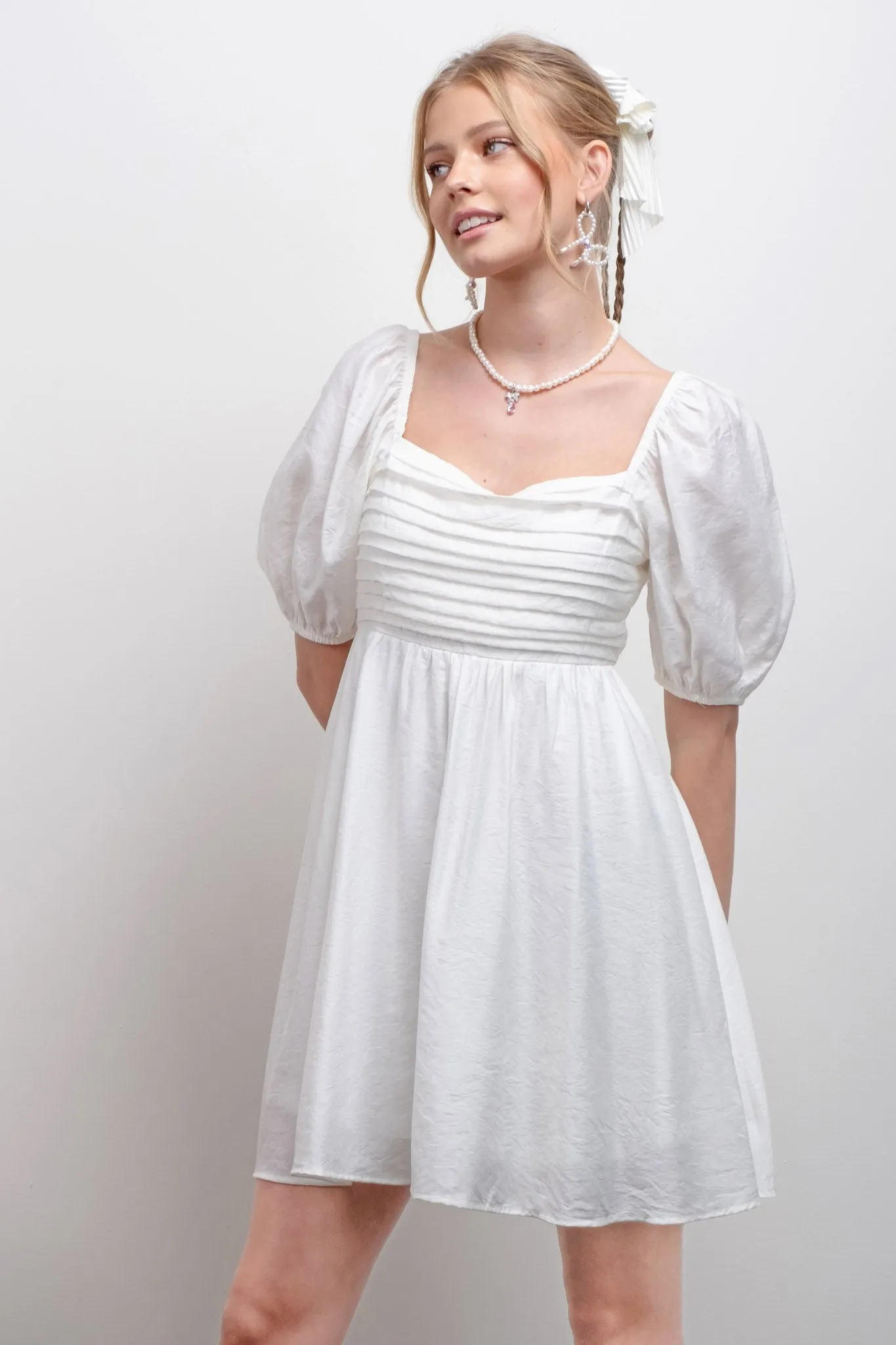 PLEATED DETAIL PUFF SLEEVE MINI DRESS