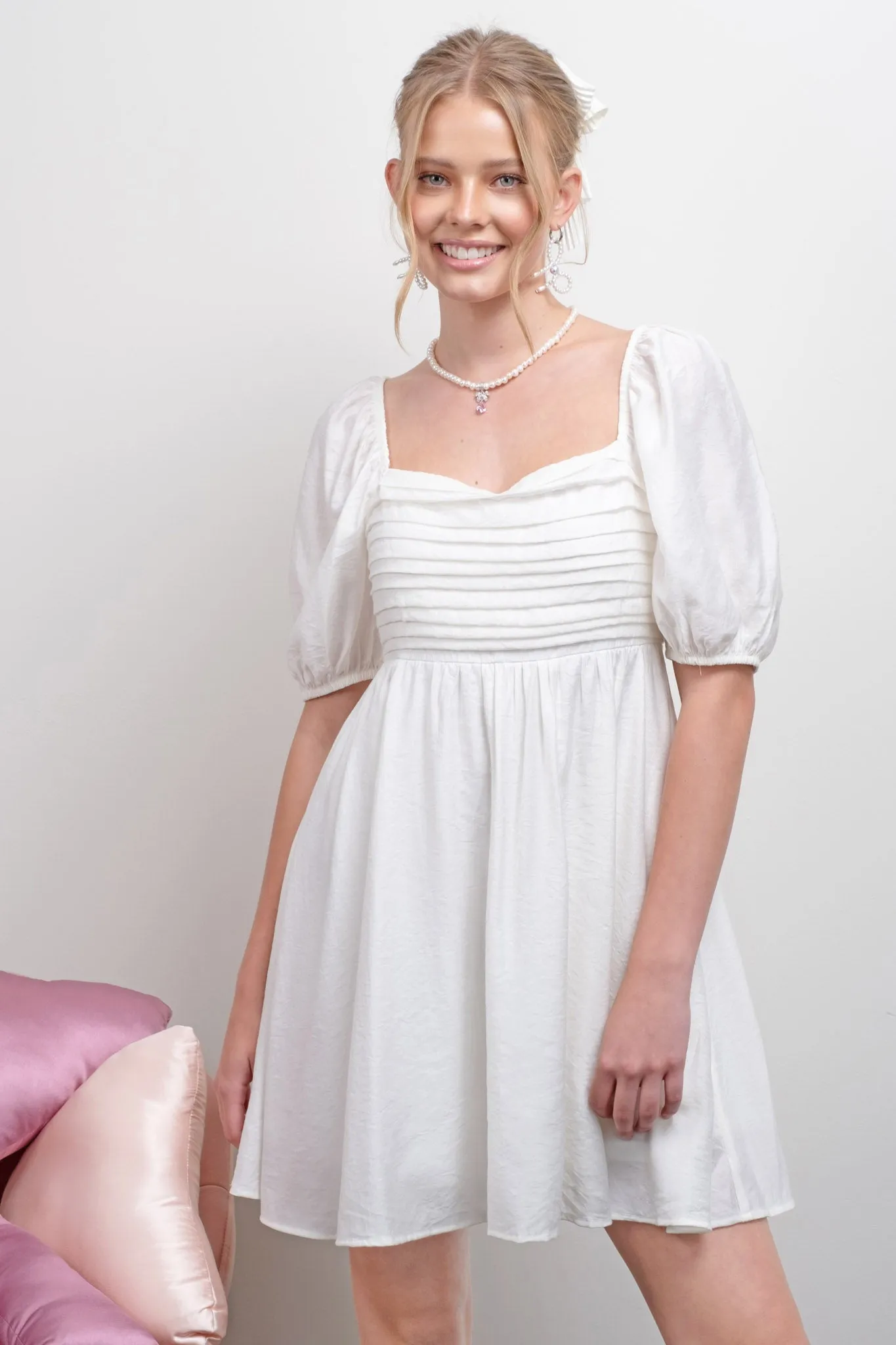 PLEATED DETAIL PUFF SLEEVE MINI DRESS