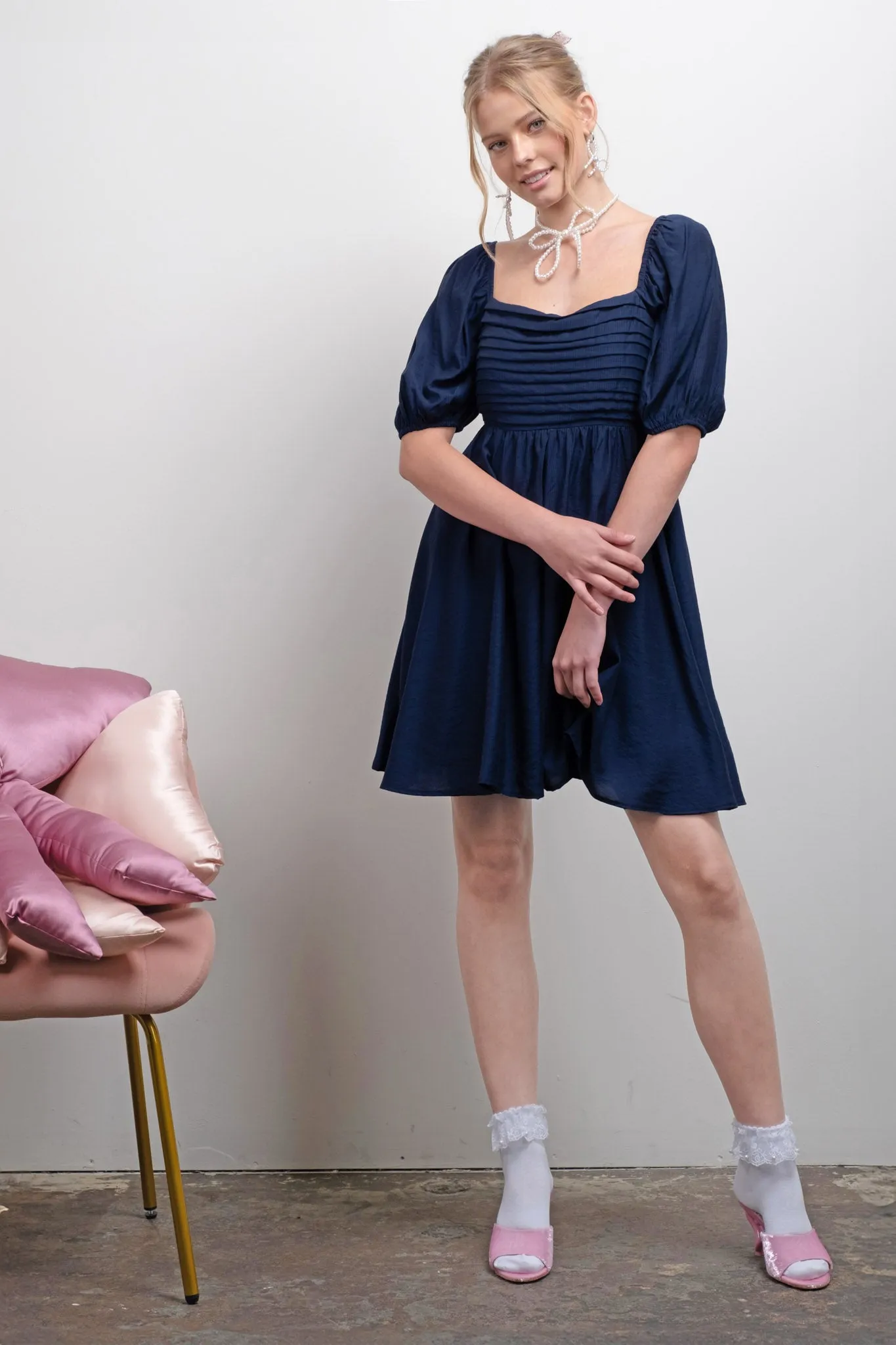 PLEATED DETAIL PUFF SLEEVE MINI DRESS