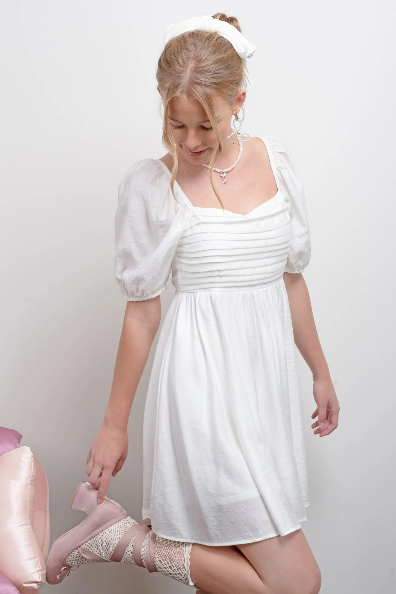 PLEATED DETAIL PUFF SLEEVE MINI DRESS